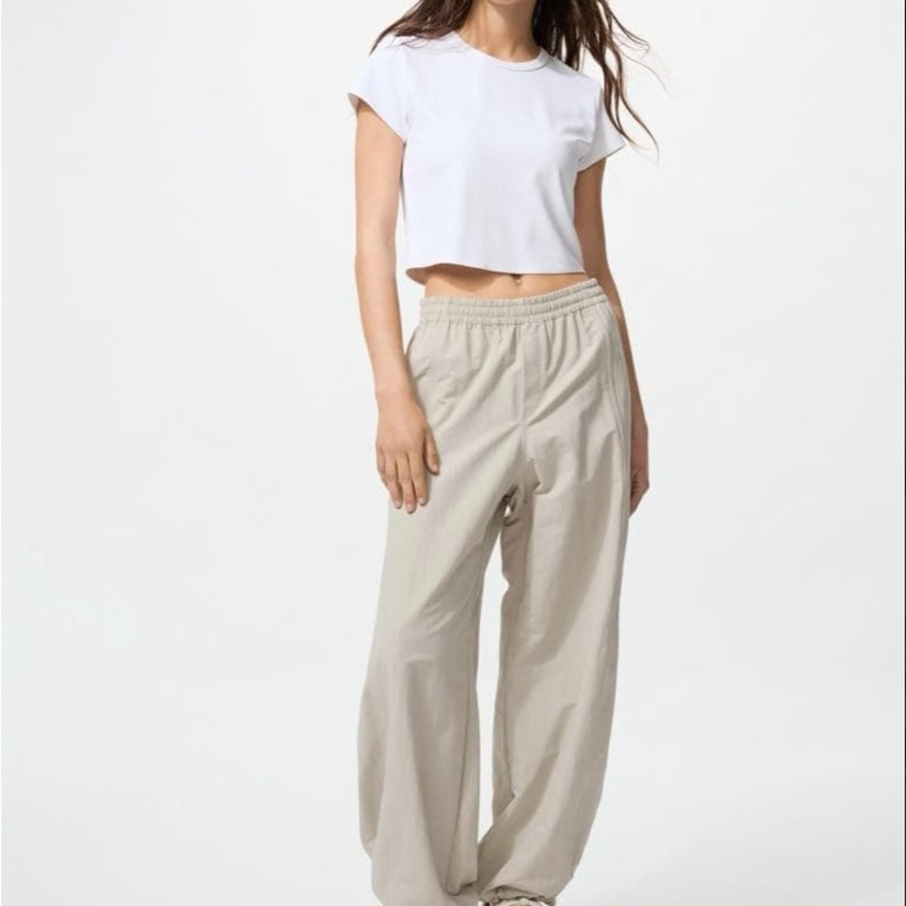 Uniqlo geared pants beige